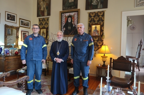 Ο νέος Διοικητής της Περιφερειακής Πυροσβεστικής Διοίκησης (ΠΕ.ΠΥ.Δ.) Νοτίου Αιγαίου, Αρχιπύραρχος Γ.Κ. Χρήστος Ζουναλής στον Σεβασμιώτατο κ. Δωρόθεο Β’