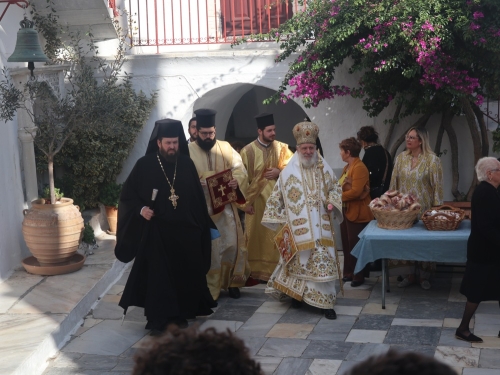 Αρχιερατική Θεία Λειτουργία στο Παρεκκλήσιο των Οσίων Πατέρων εντός της Ιεράς Μονής Παναγίας Τουρλιανής Άνω Μεράς Μυκόνου 