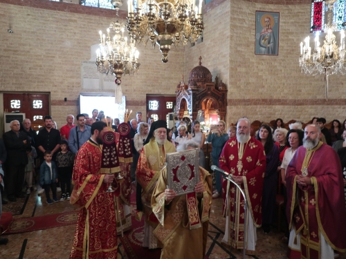 Φωτολουσμένη και ηλιόεσσα η Ερμούπολη τίμησε σήμερα τον Άγιο Δημήτριο