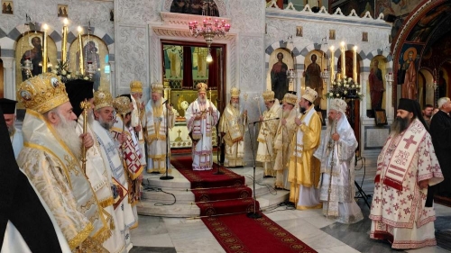 Πολυαρχιερατικό Συλλείτουργο στην Κόρινθο  και Ετήσιο Μνημοσύνο του αοιδίμου Μητροπολίτου κυρού Διονυσίου