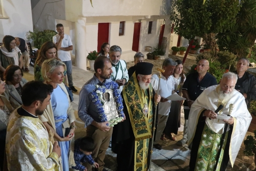 Αρχιερατικός Εσπερινός στον Κοιμητηριακό Ναό του Αγίου Μάμαντος της Ιεράς Μονής Παλαιοκάστρου, στην Άνω Μερά Μυκόνου