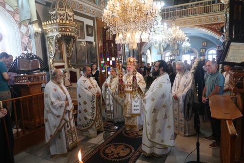 Στην Πλάκα, την πρωτεύουσα της Ιεράς Νήσου Μήλου τιμήθηκε σήμερα η Θεομητορική Εορτή του Γενεσίου της Θεοτόκου 